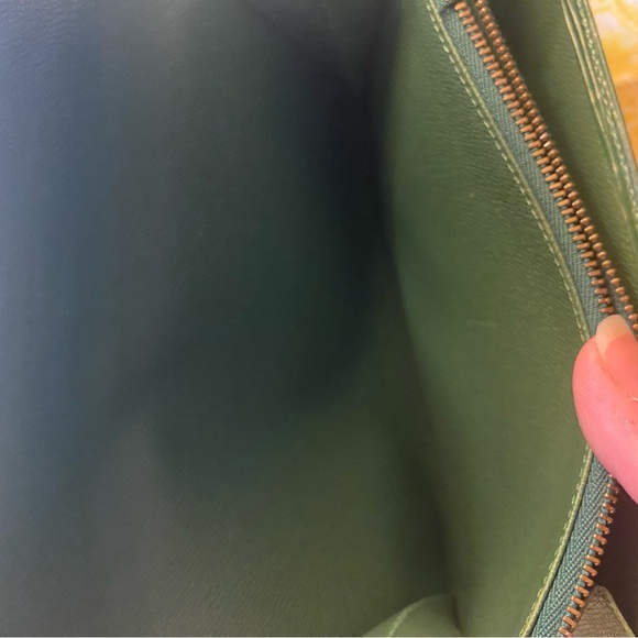 Louis Vuitton Green Epi leather Sarah Project Wallet - Picture 7 of 11
